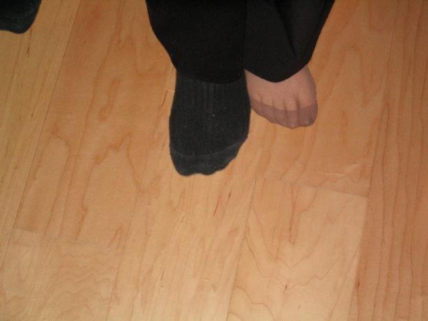 ( Feet Under The Table - http://www.nyllover.com )