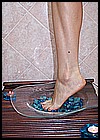 nyllady-barefoot-02.jpg