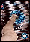nyllady-barefoot-03.jpg